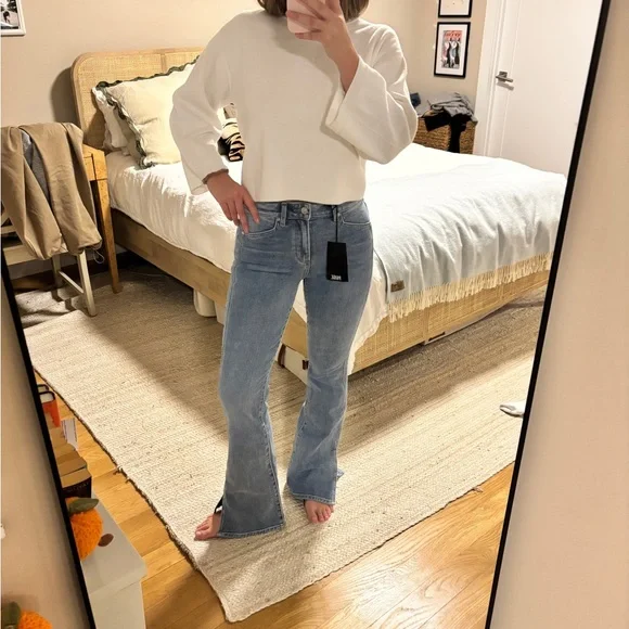 PAIGE High Rise Laurel Canyon High Rise Boot Jean - Picture 1 of 9